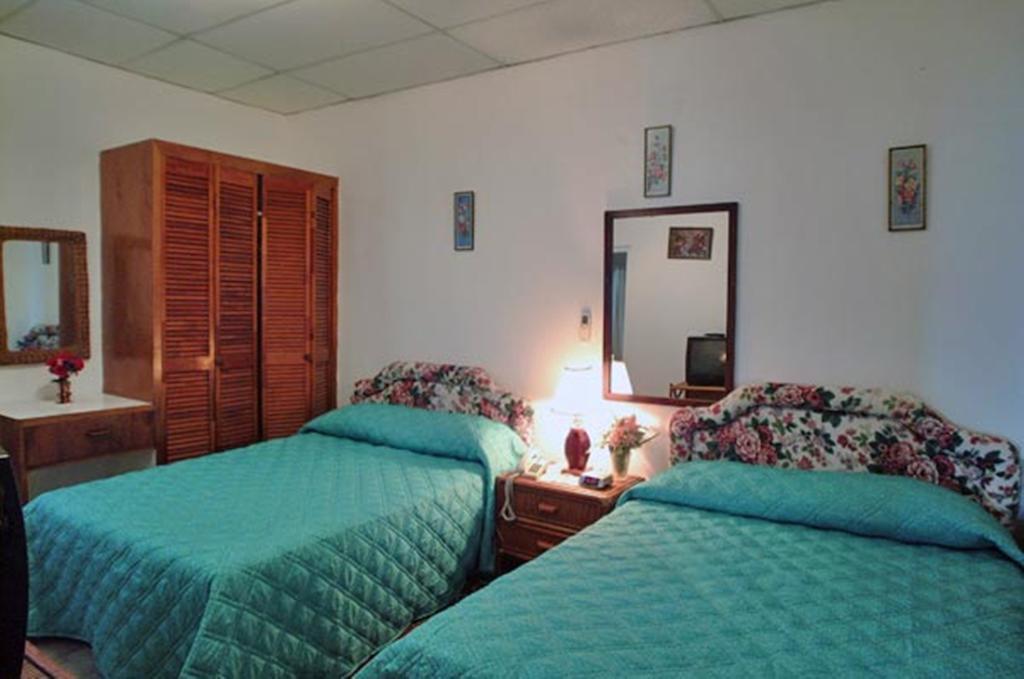 Gem Holiday Beach Resort St. George's Екстериор снимка