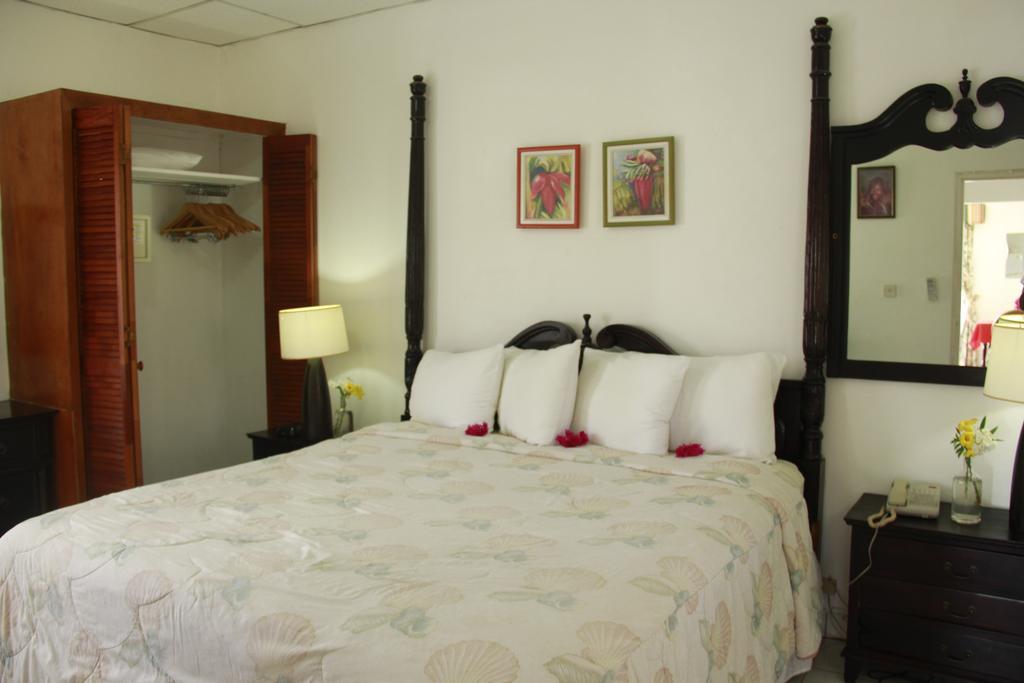 Gem Holiday Beach Resort St. George's Екстериор снимка