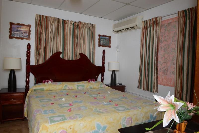 Gem Holiday Beach Resort St. George's Екстериор снимка