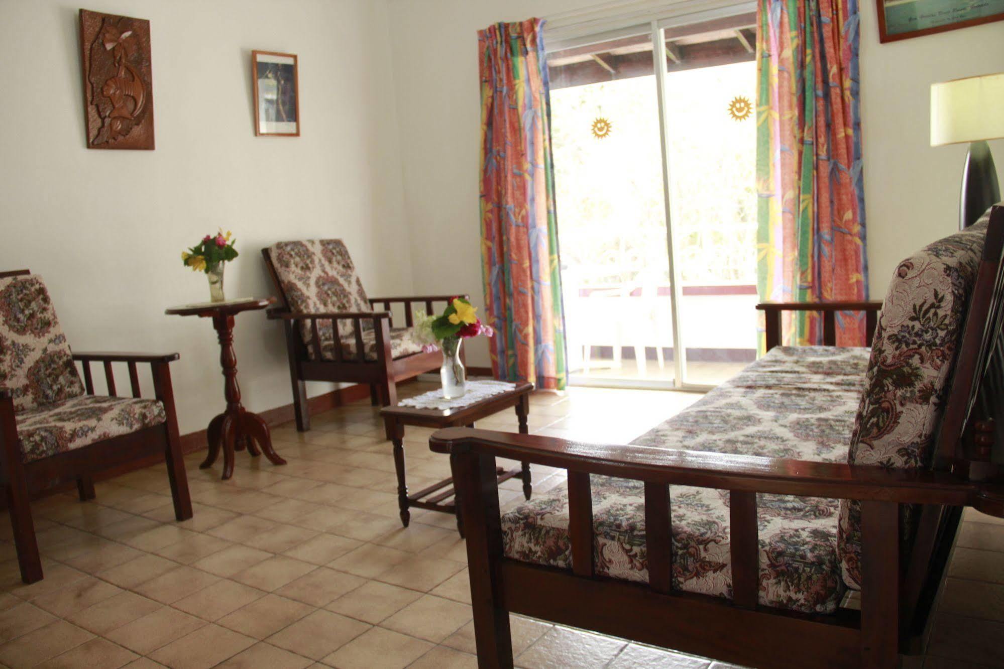 Gem Holiday Beach Resort St. George's Екстериор снимка