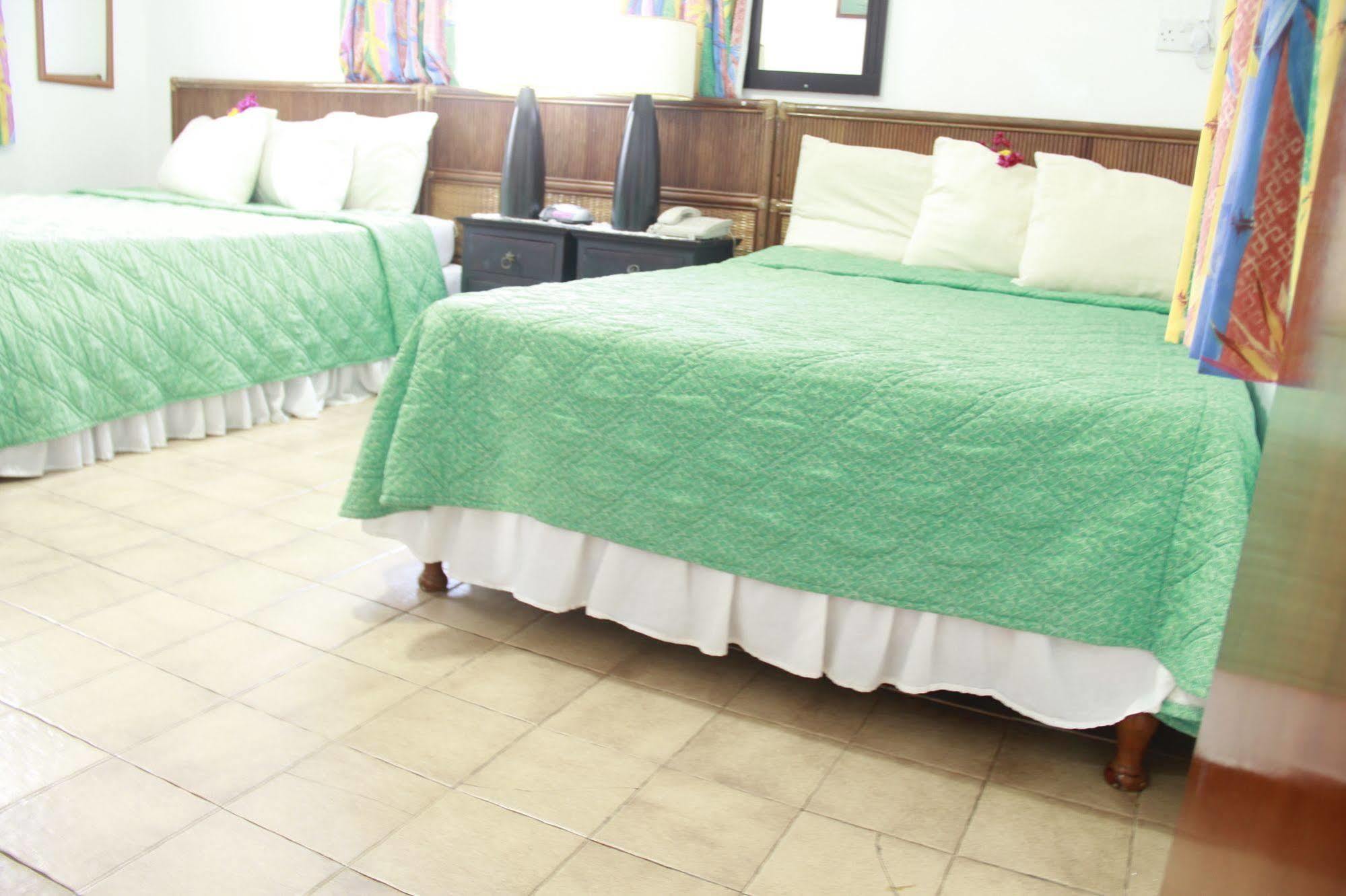 Gem Holiday Beach Resort St. George's Екстериор снимка